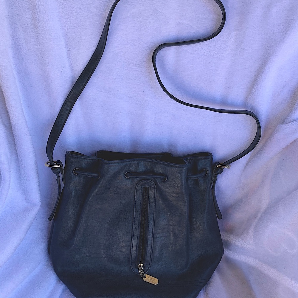 🌸Austin Designs Bucket Crossbody purse